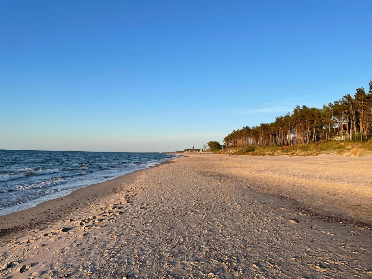 Villa & Domek Maja Sarbinowo Exteriör bild
